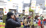 Thăm hội sách mùa Xuân Thăng Long tại hồ Văn